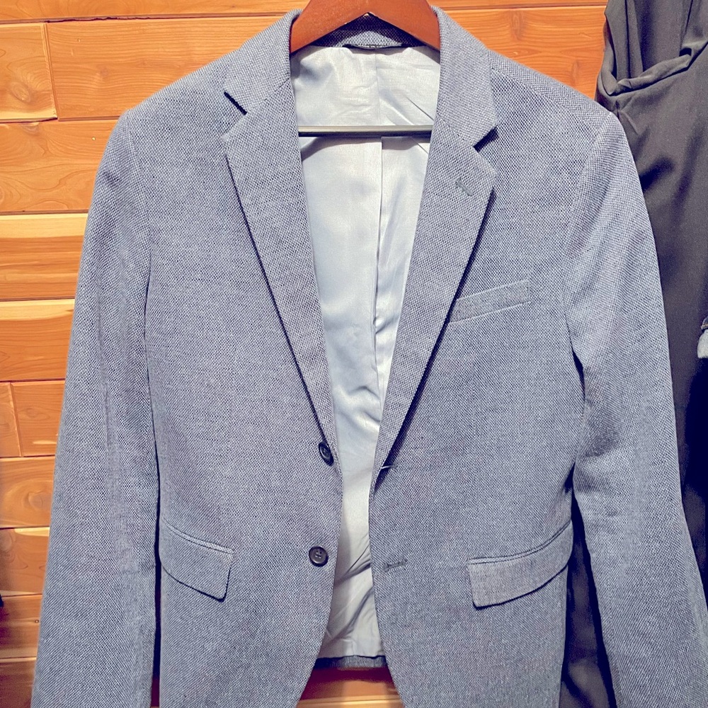 Heathered blue blazer.